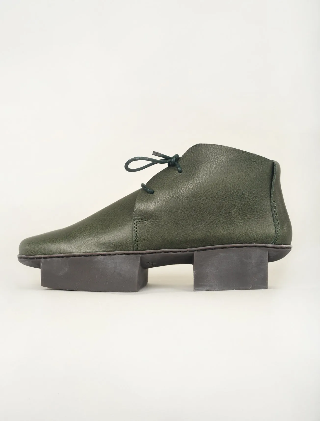 Boss Boot, Forest Waw