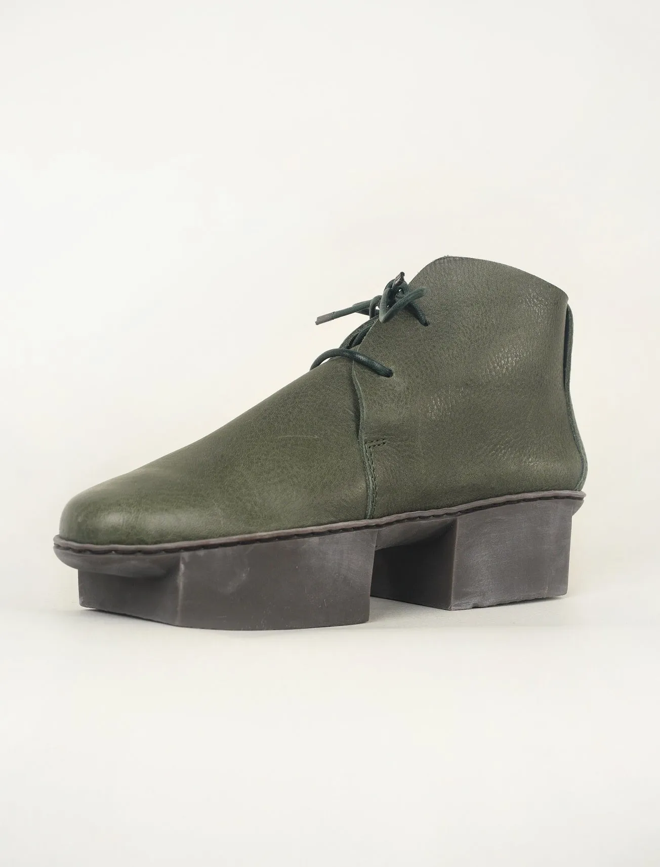Boss Boot, Forest Waw