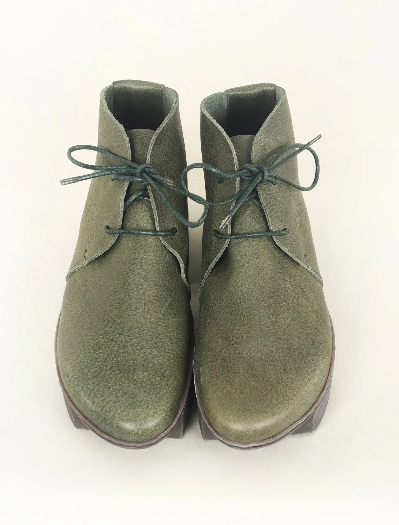 Boss Boot, Forest Waw