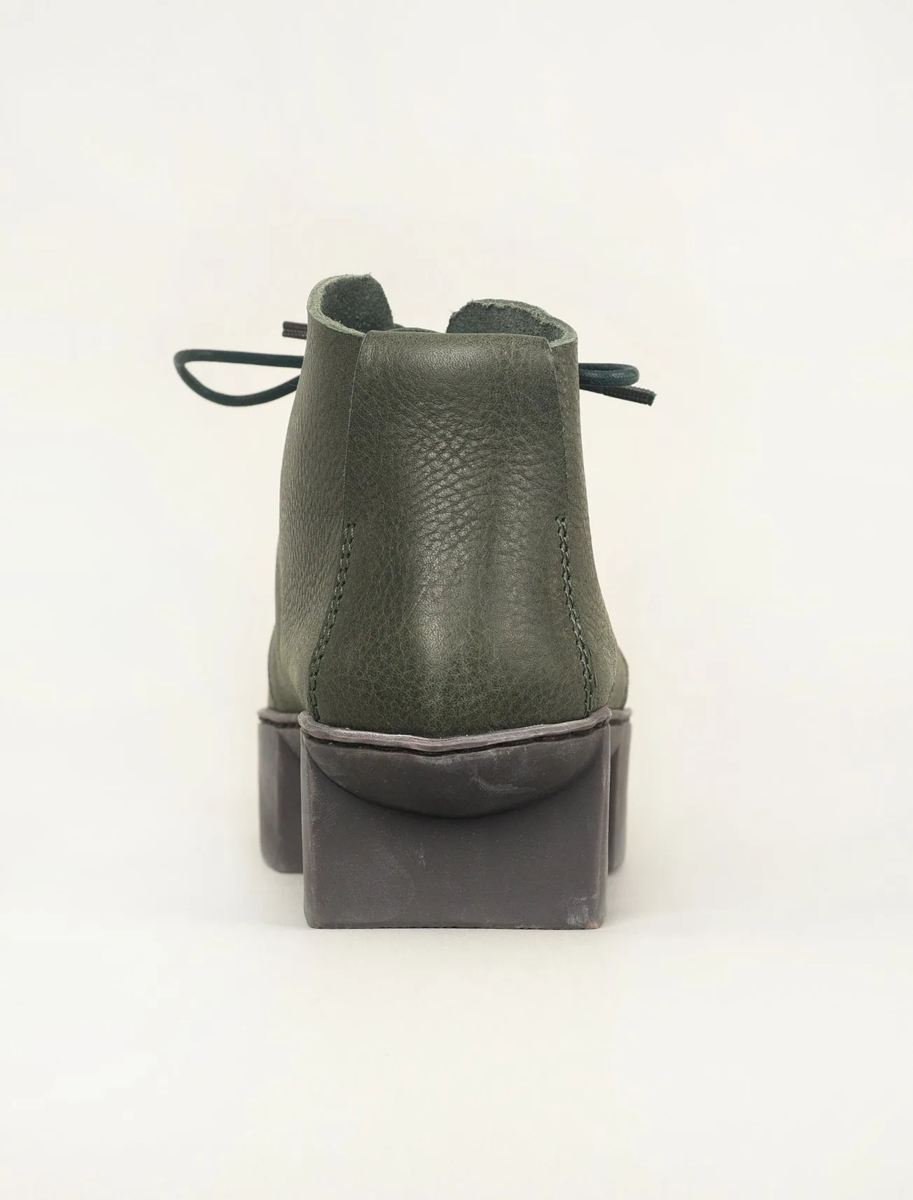Boss Boot, Forest Waw