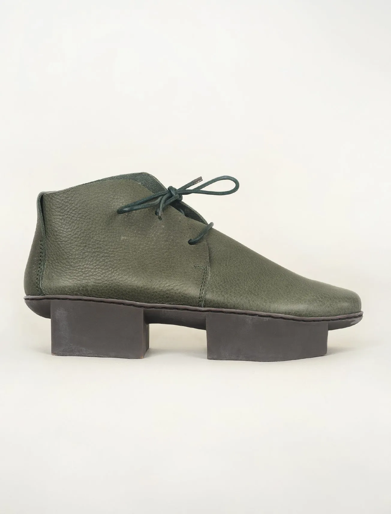 Boss Boot, Forest Waw