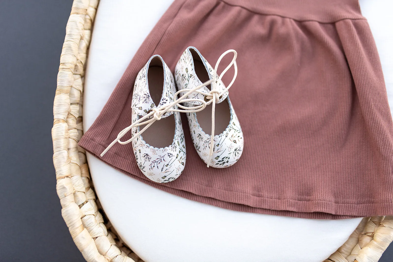 Everly Flats - Vintage Lady