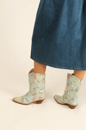 LIGHT BLUE EMBROIDERED BOOTS YANA