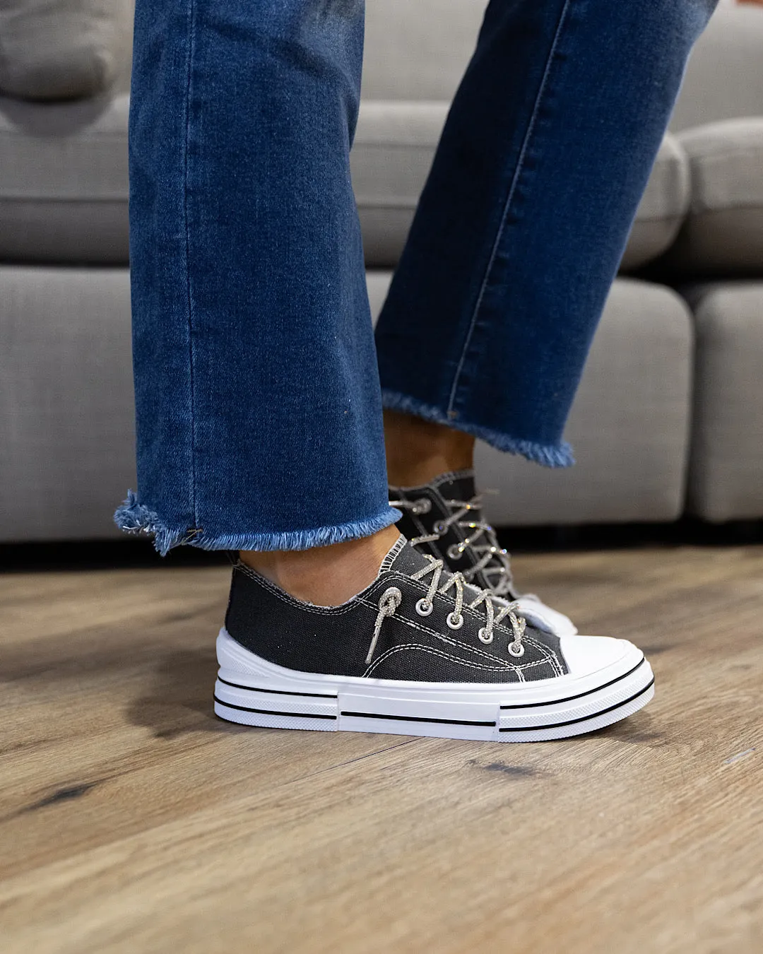 NEW! Very G Aman Sparkle Sneakers - Black