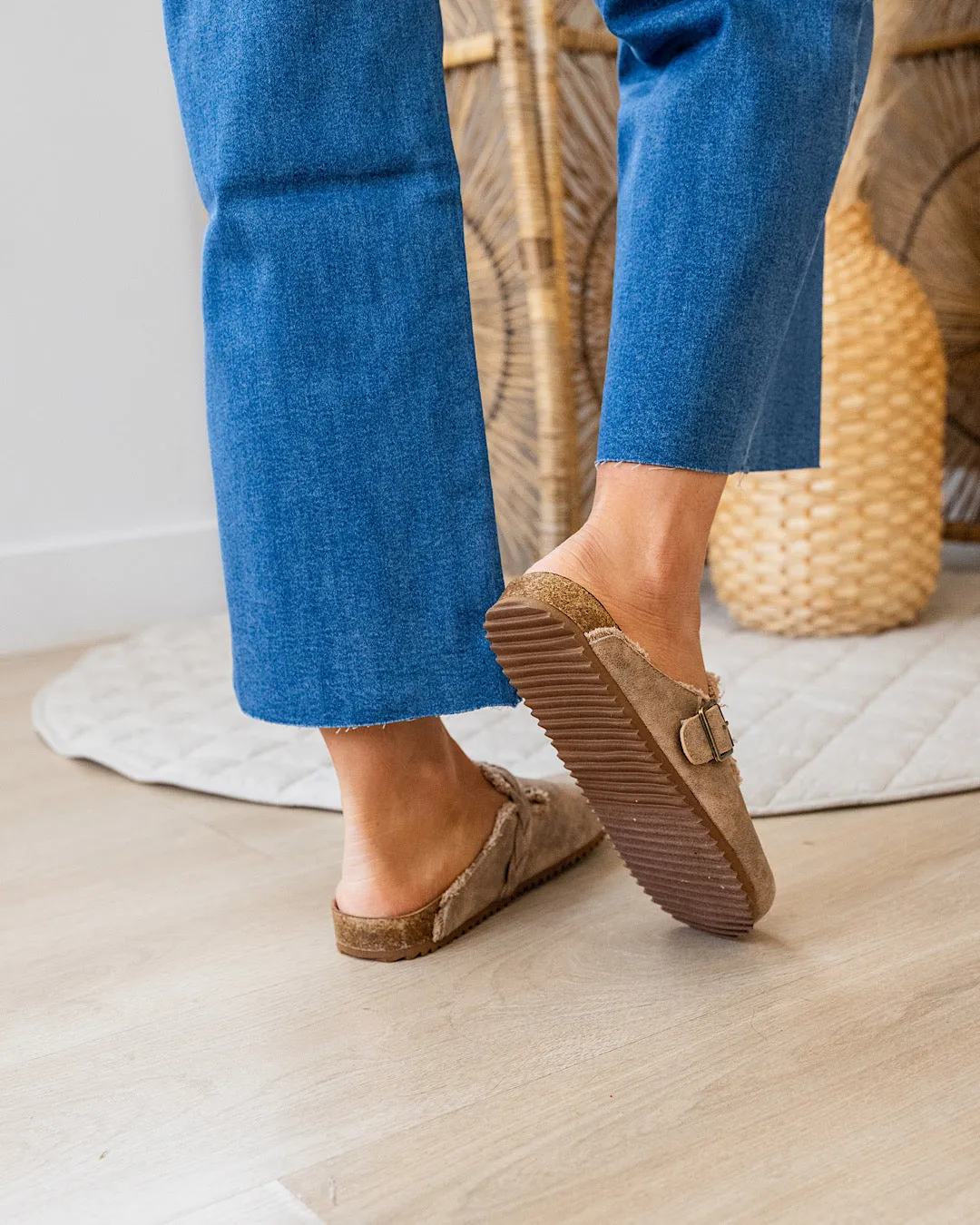 NEW! Very G Iris Slides - Beige