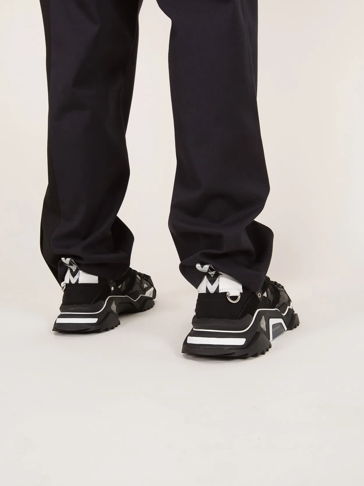 Strike Sneaker Grain black