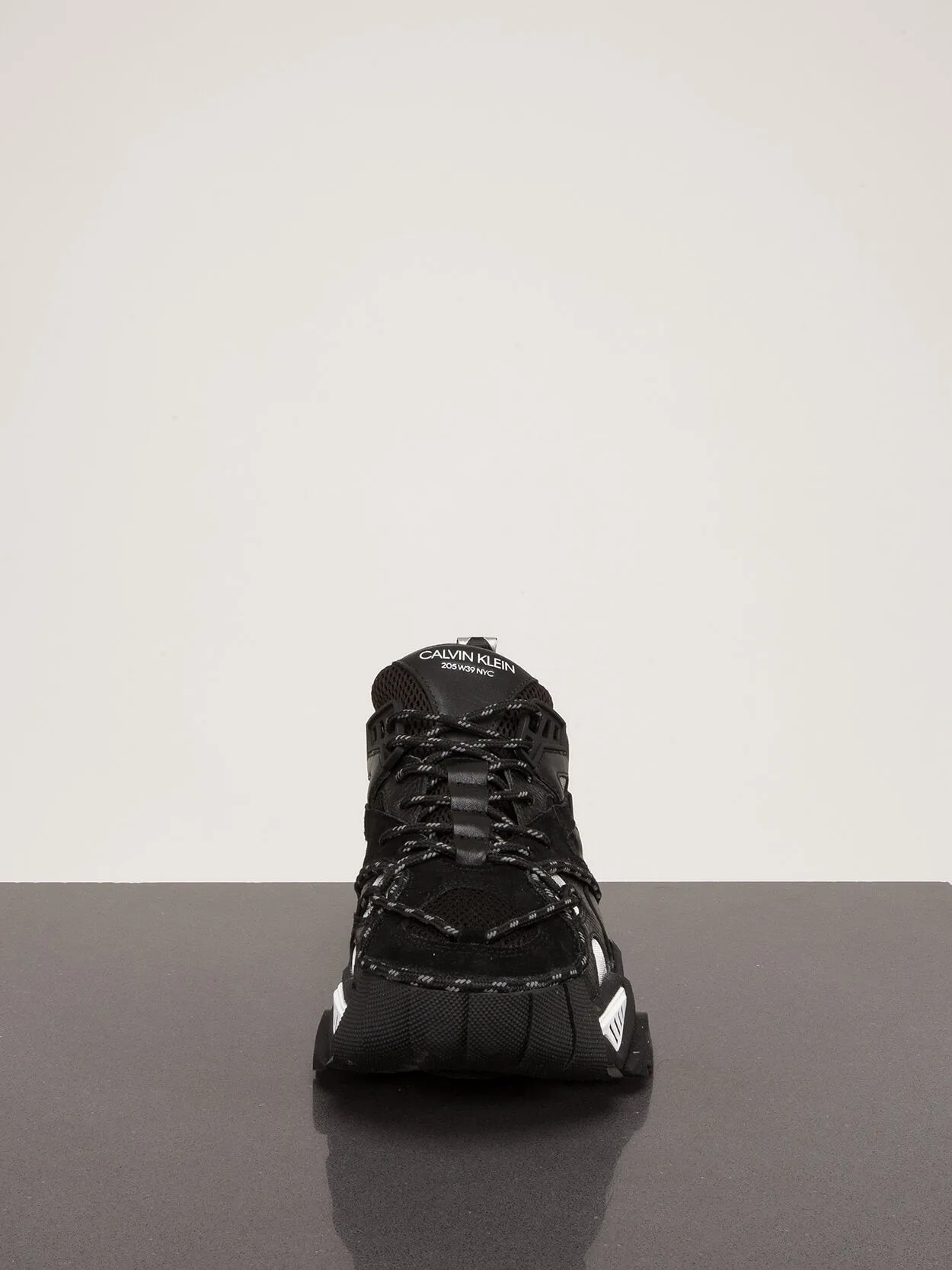 Strike Sneaker Grain black