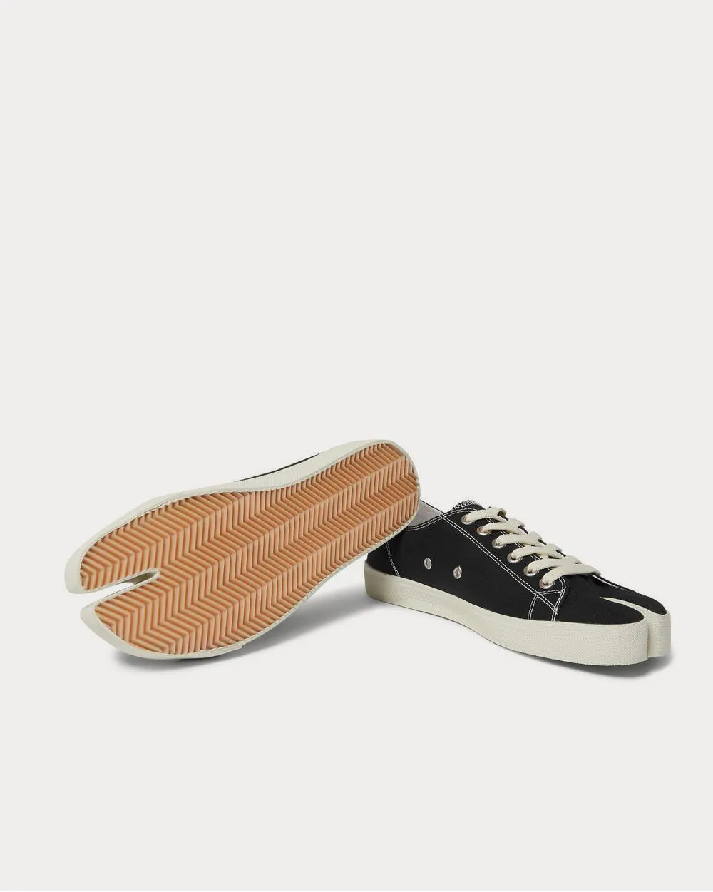 Tabi Split-Toe Canvas  Black low top sneakers