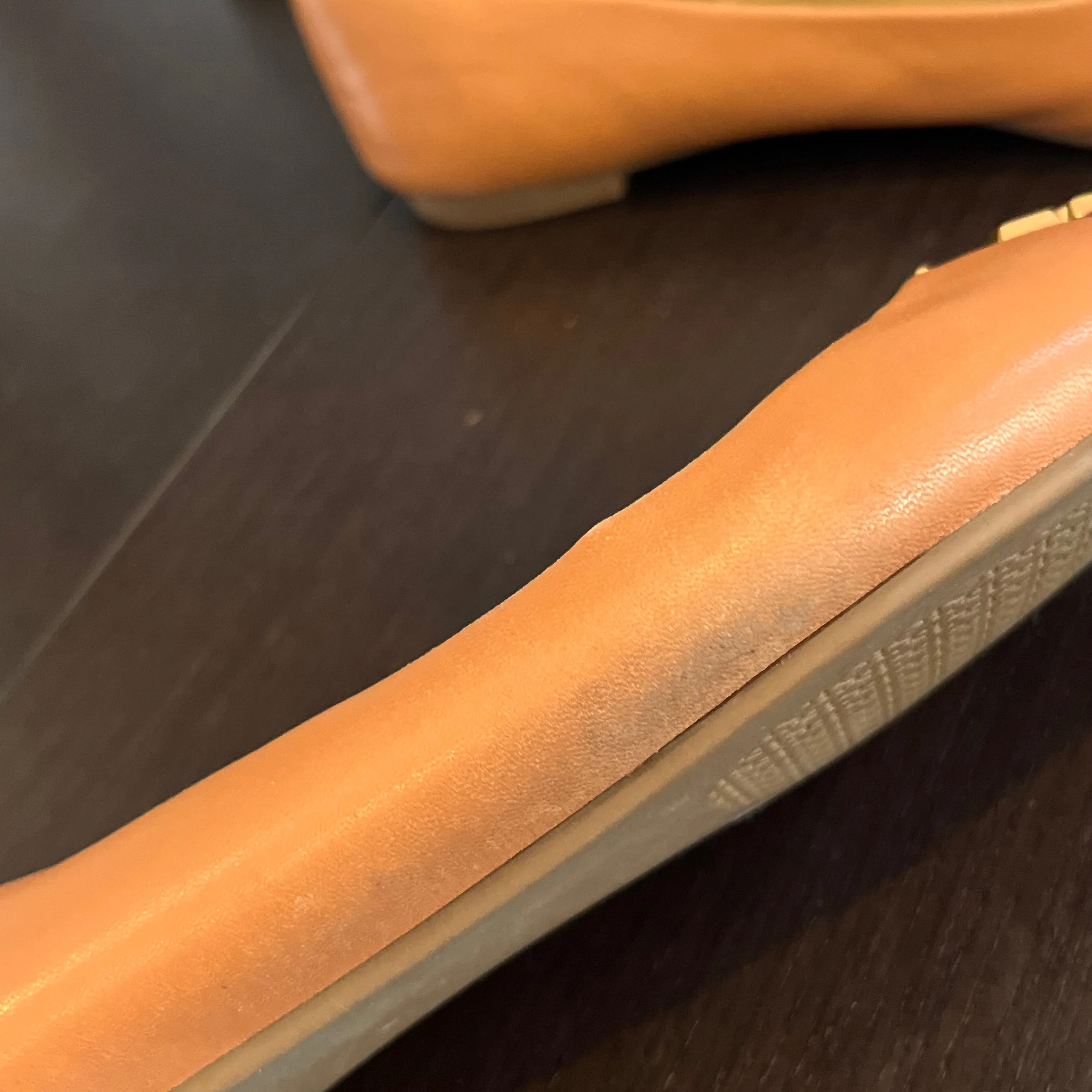 Tory Burch Two-toned Tan Leather Everly Ballet Flats | Pre Loved |